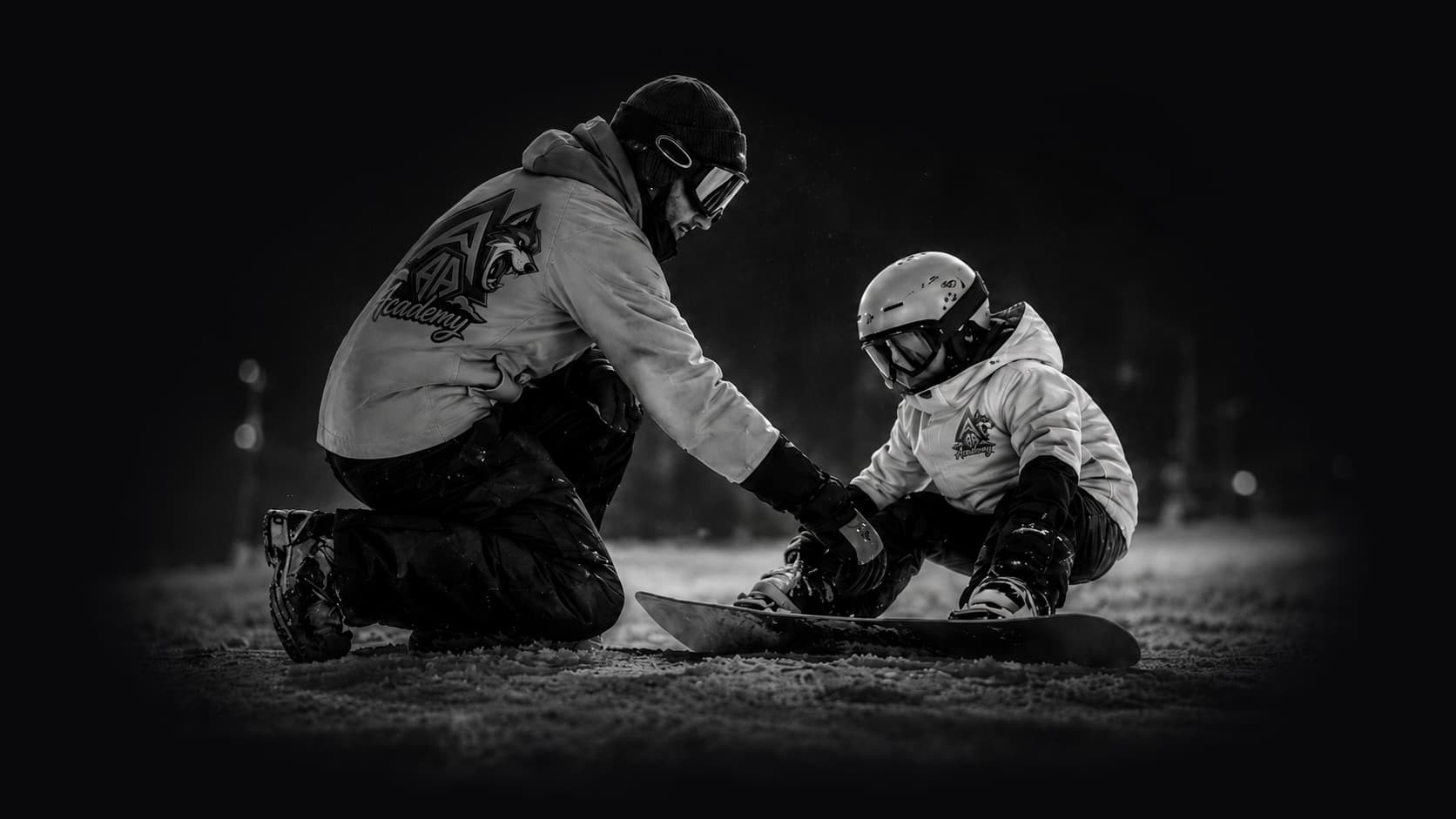 Maestro dell'Academy durante una lezione sulla neve
